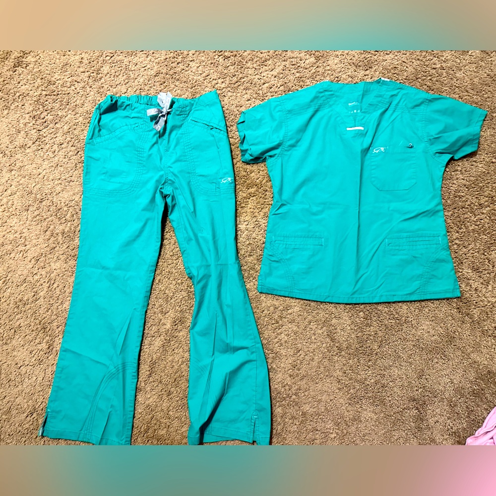 Women’s scrub set